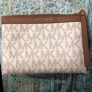 Michael Kors Clutch Wristlet